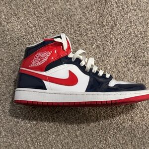 Air Jordan 1 Mid Women's "Patent Leather Navy/White/Red"